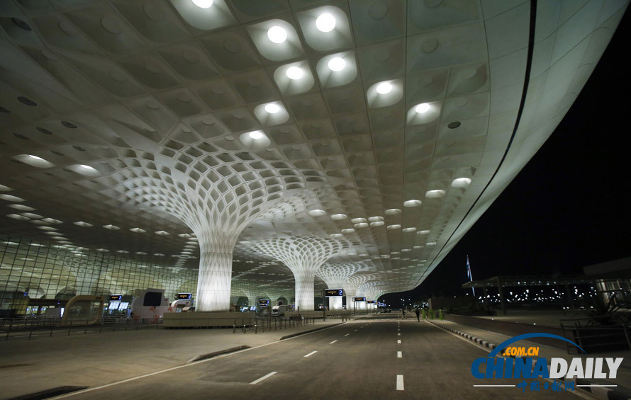 印度孟买机场新建2号航站楼落成 近44万平方米