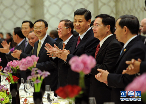 习近平出席洛杉矶华人华侨举行的欢迎晚宴并致辞