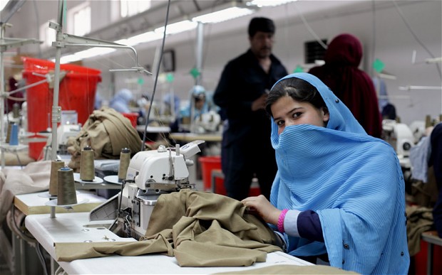 受北约防务影响 阿富汗女子工厂或将倒闭(图)-