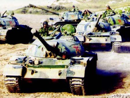 适应信息化战争 北京军区培养新型装甲兵