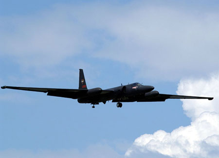 机在2011年全部退役,由"全球鹰(global hawk)高空长航时信息无人机