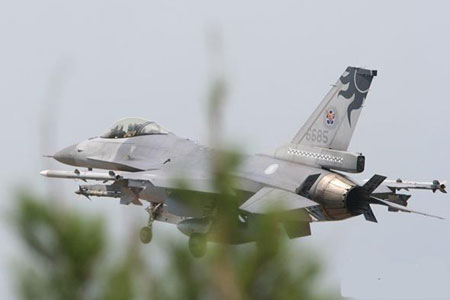 台湾空军将升级F－16战斗机软件和硬件