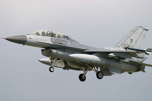 台军明年预算增300亿采购F16C/D战斗机