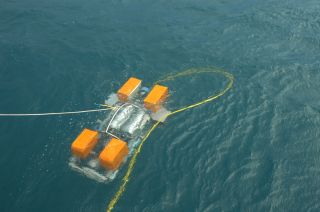 台成功研发第一艘水下无人遥控潜航器