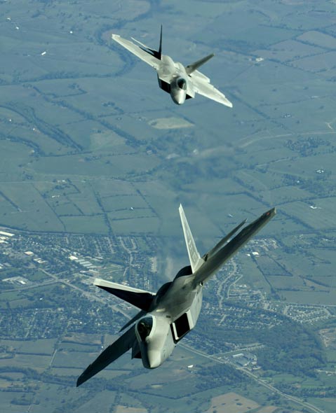 F-22战机在阿拉斯加演习中表现出色