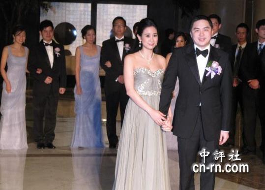 台塑长孙王泉仁新婚夫妻亮相(组图)