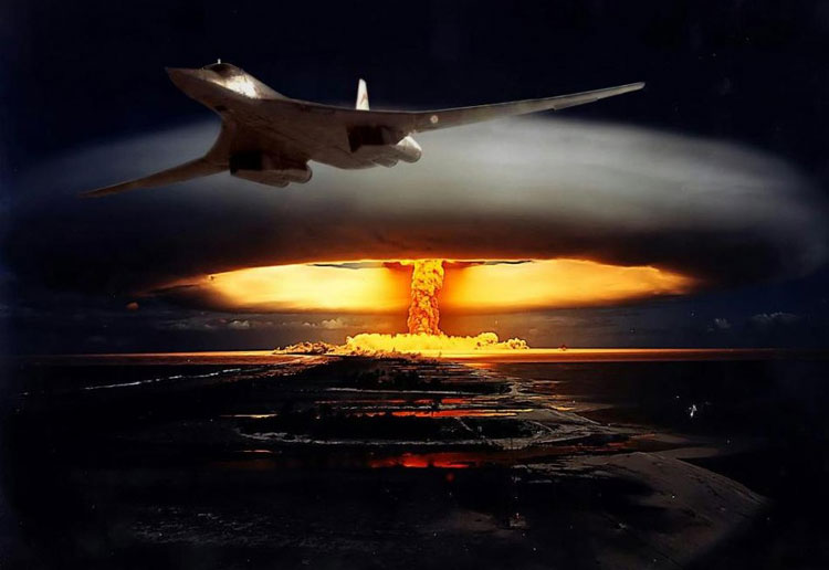 俄罗斯制作图-160轰炸机核弹攻击壮观设想图