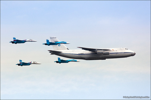 俄罗斯举行空中阅兵预演 大批战机飞过红场上空(高清组图)