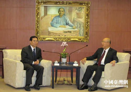 河北文化代表团在台北拜会连战、吴伯雄（组图）
