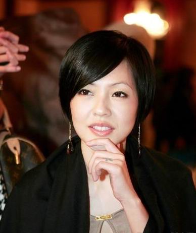 看嫁豪门女星如何疯狂求子