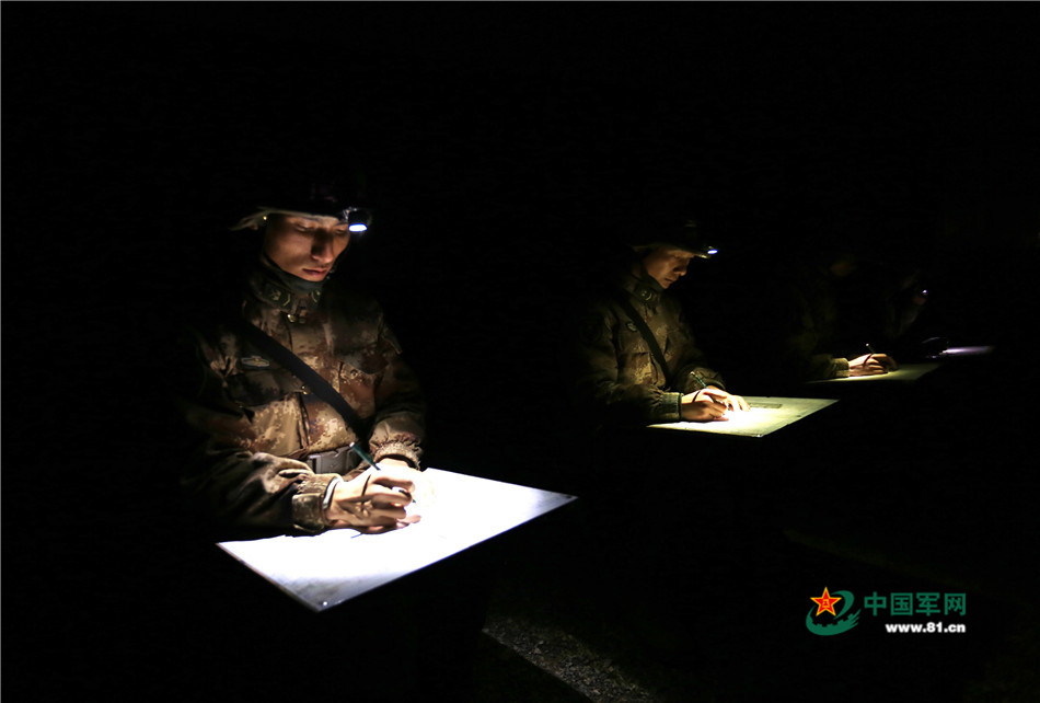 陆军第21集团军某红军团锤炼夜老虎- Micro