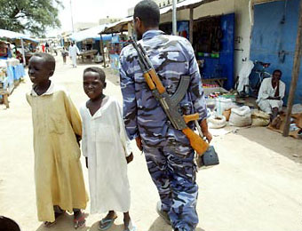 苏丹警察突袭国际救援组织 联合国女员工遭性侵犯