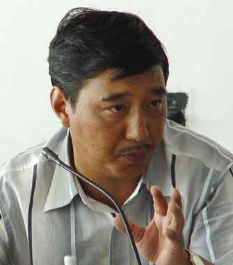 唐古拉前乡长:铁路通了,藏民看病便宜了