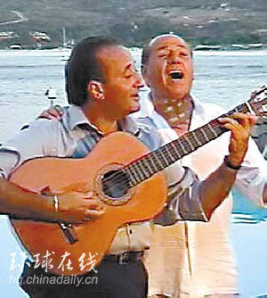 贝氏情歌唱与谁听？(图)