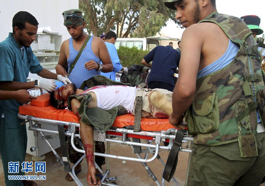 利比亚执政当局在卡扎菲老家进攻因人体盾牌受阻