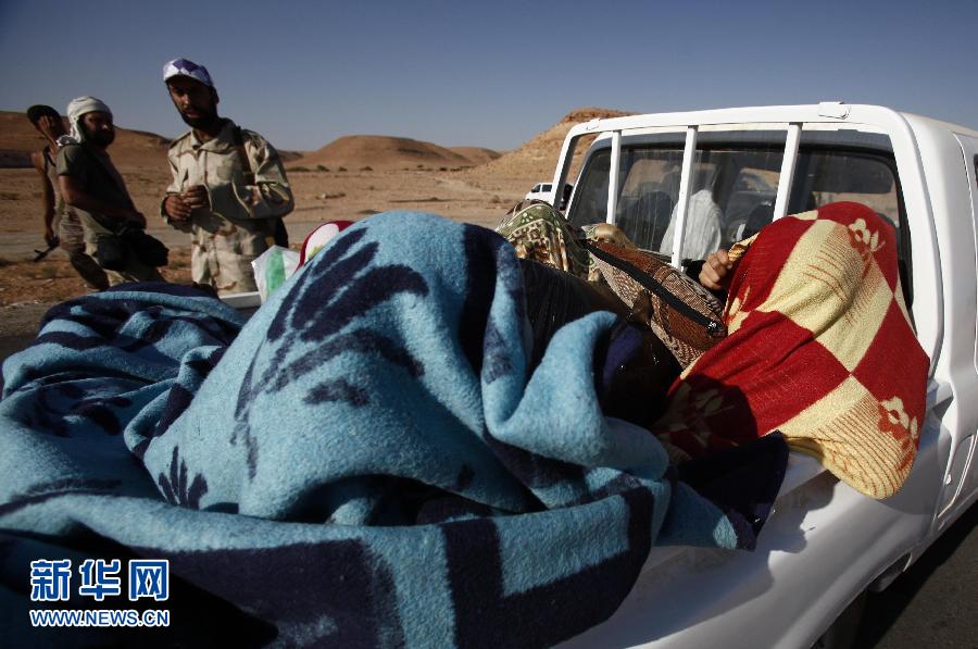 利比亚执政当局在卡扎菲老家进攻因人体盾牌受阻