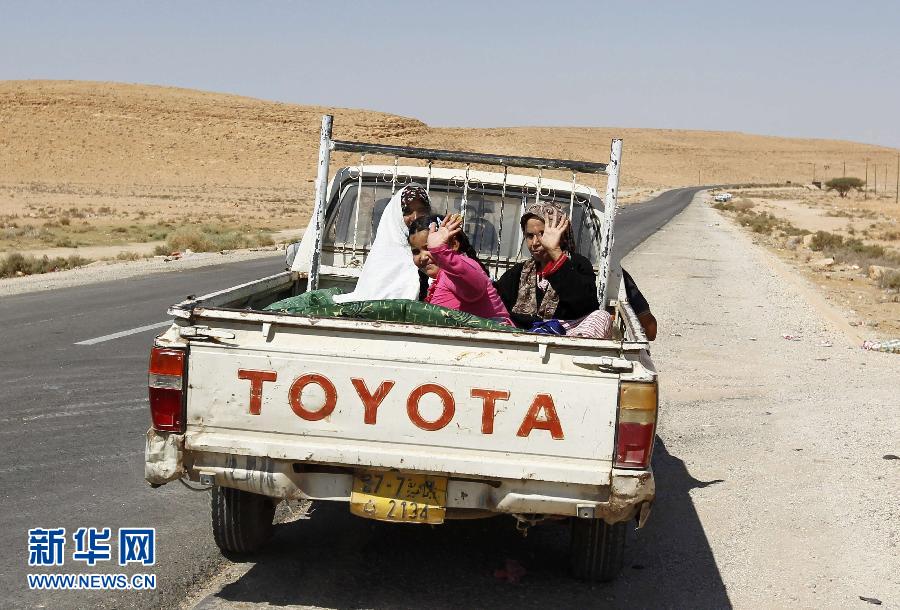 利比亚执政当局在卡扎菲老家进攻因人体盾牌受阻