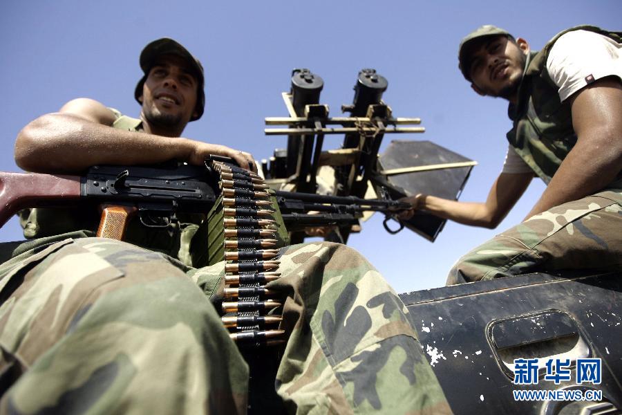 利比亚执政当局在卡扎菲老家进攻因人体盾牌受阻