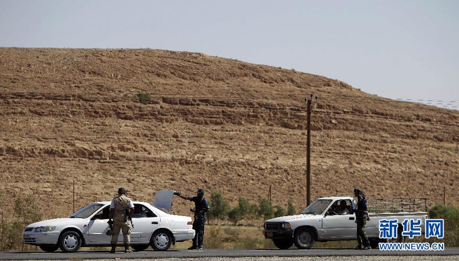 利比亚执政当局在卡扎菲老家进攻因人体盾牌受阻