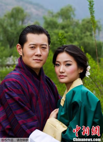 不丹31岁国王迎娶青梅竹马平民新娘