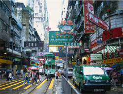 排行老三_在家中排行老三,寒门贵子周润发一战成名,母亲陈丽芳功不可没!