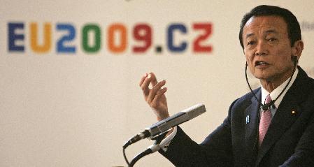 麻生为何快速“变脸”鼓吹中国威胁论？