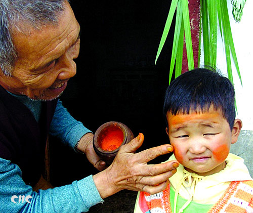 端午又将水花中欢度(图)
