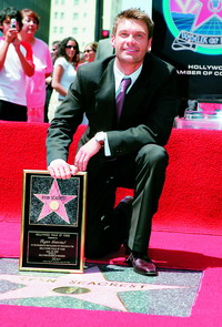 美国偶像主播西服新语(图)