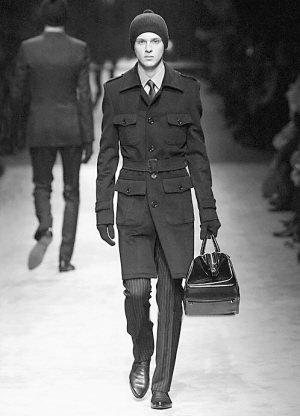 西装宫廷风潮暗涌 地位品位的名片(组图)