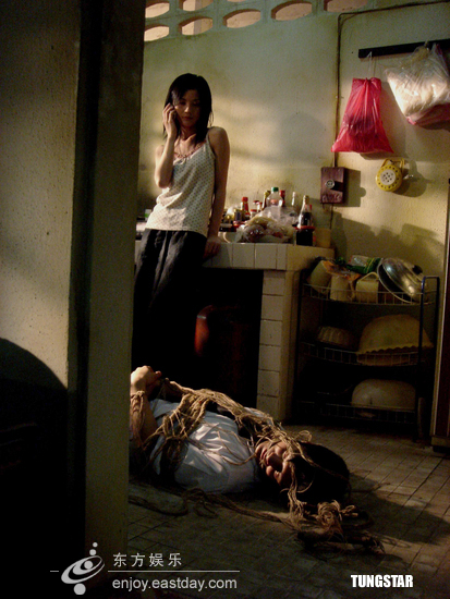 阿sa五花大绑余文乐 玩恐怖虐杀吓自(图)