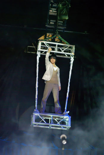 曹格新歌首唱会又〝脱〞克服惧高症