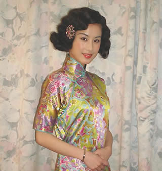 揭<周璇>剧中的