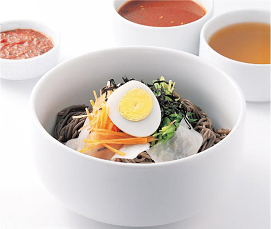精致的韩国美食