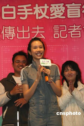 狗仔爆莫文蔚同居照(图)