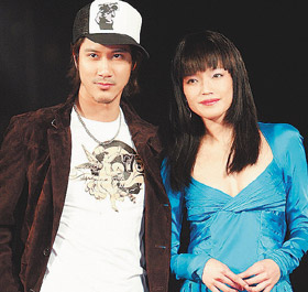 王力宏舒淇东京买情戒 女方破口骂拍照者(图)