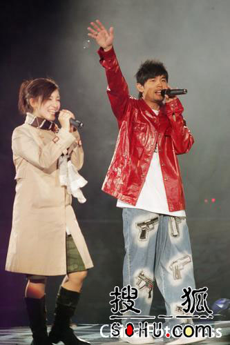 周杰伦巨星演唱会大跳街舞 众好友齐助阵(图)