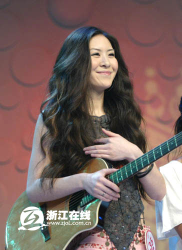 郝菲尔:参加超女大错特错(图)