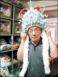 北京戏装一条街:技艺失传处境尴尬