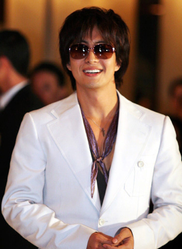 韩媒公开明星收入 裴勇俊李英爱Rain成新财阀