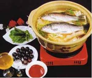 夏日祛湿豆鲫鱼汤(图)