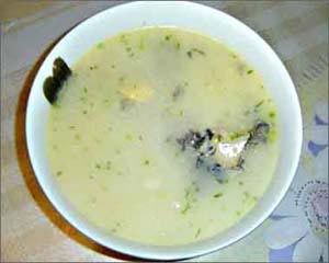 夏日祛湿豆鲫鱼汤(图)