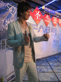 李圣杰承诺专辑破百万将