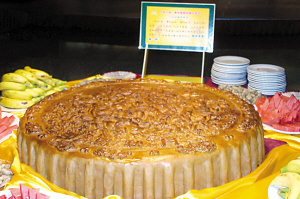 东莞第一饼 重88公斤(图)