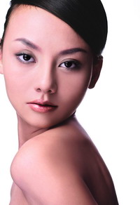 美女都有几把刷子(组图)