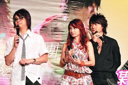 飞儿绯闻受关注 阿沁Faye有点暧昧(图)