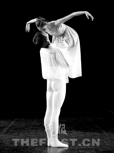 中国芭蕾演员“不可能完成的任务”震惊老外