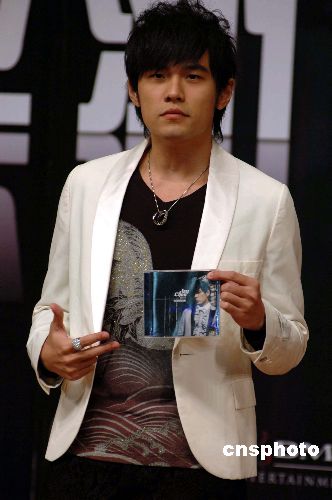 周杰伦自导自演《菊花台》MV向张艺谋致敬(图)