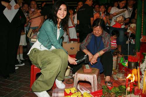 阿Sa打小人诅咒负心汉 失恋诉苦令朋友厌烦