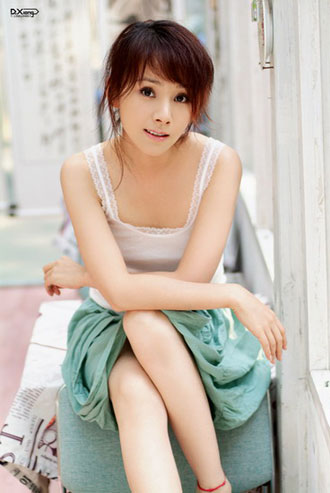 何琳演绎性感小女人