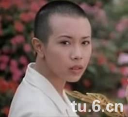 盘点中外娱乐圈最性感的光头女星（组图）